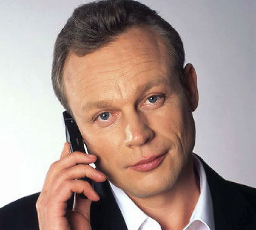 Популярный певец: послание обществу