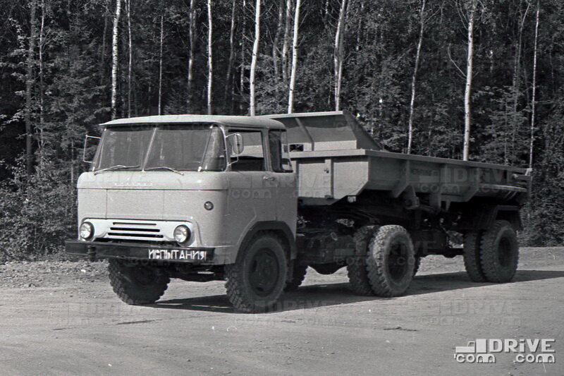 Автопоезд в составе КАЗ-608Д и ГКБ-9550