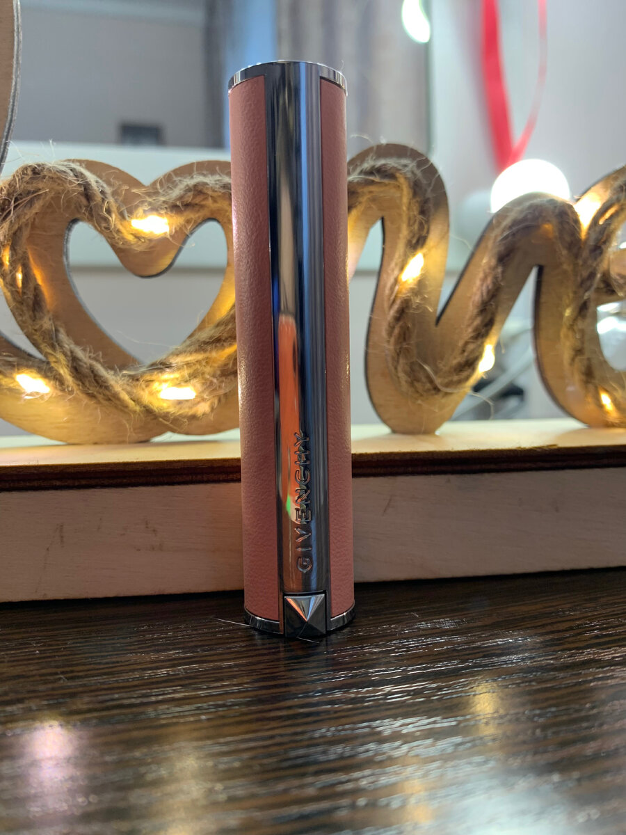 Бальзам для губ за 4000р