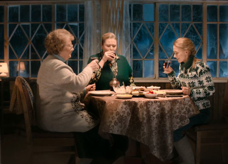 Фильм немного напоминает вечеринку волшебниц, которые рассказывают о своих добрых делах