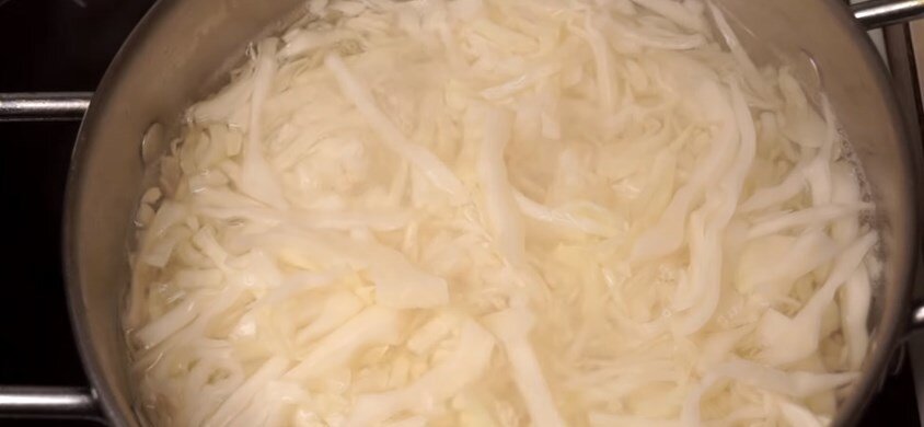 Сколько варить капусту до полуготовности. Как приготовить капустники из свежей капусты на сковороде. Сколько варить капусту и зажарку. Как в Китае готовят капусту.