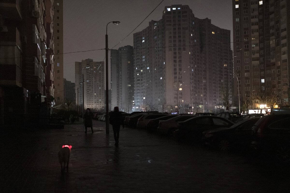 Тьма спустилась. Декоммунизация. Новые Москвичи. Маленькая победа Запада на МИРом.