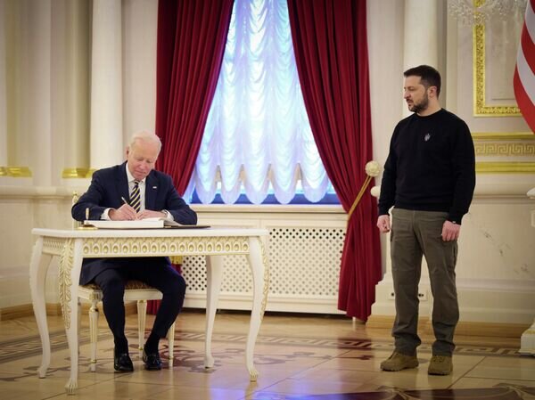    © AP Photo / Ukrainian Presidential Press Office via AP