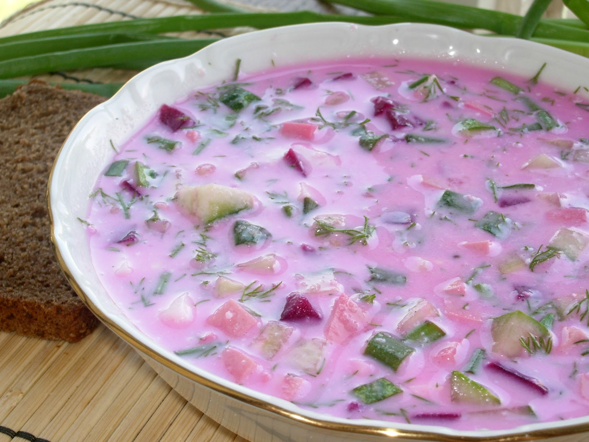 Как приготовить вкусную окрошку на кефире. Окрошка и холодник. белорусский холодник. окрошка на кефире. свекольная окрошка.