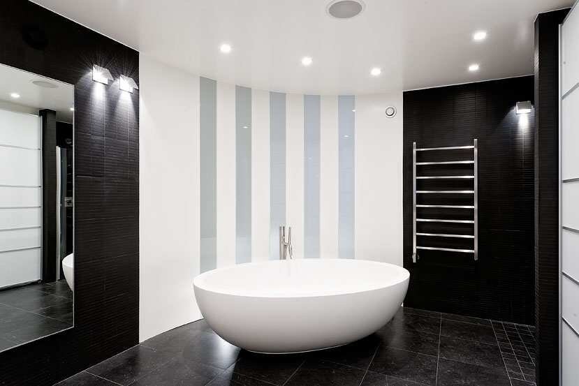 Стильный и универсальный дизайн ванной комнаты в черно-белых тонах | Дизайн эксперт | Дзен