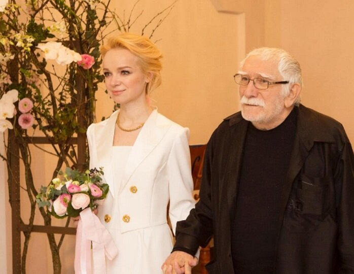Армен Джигарханян и Виталина Цымбалюк-Романовская. Фото: https://teleprogramma.pro