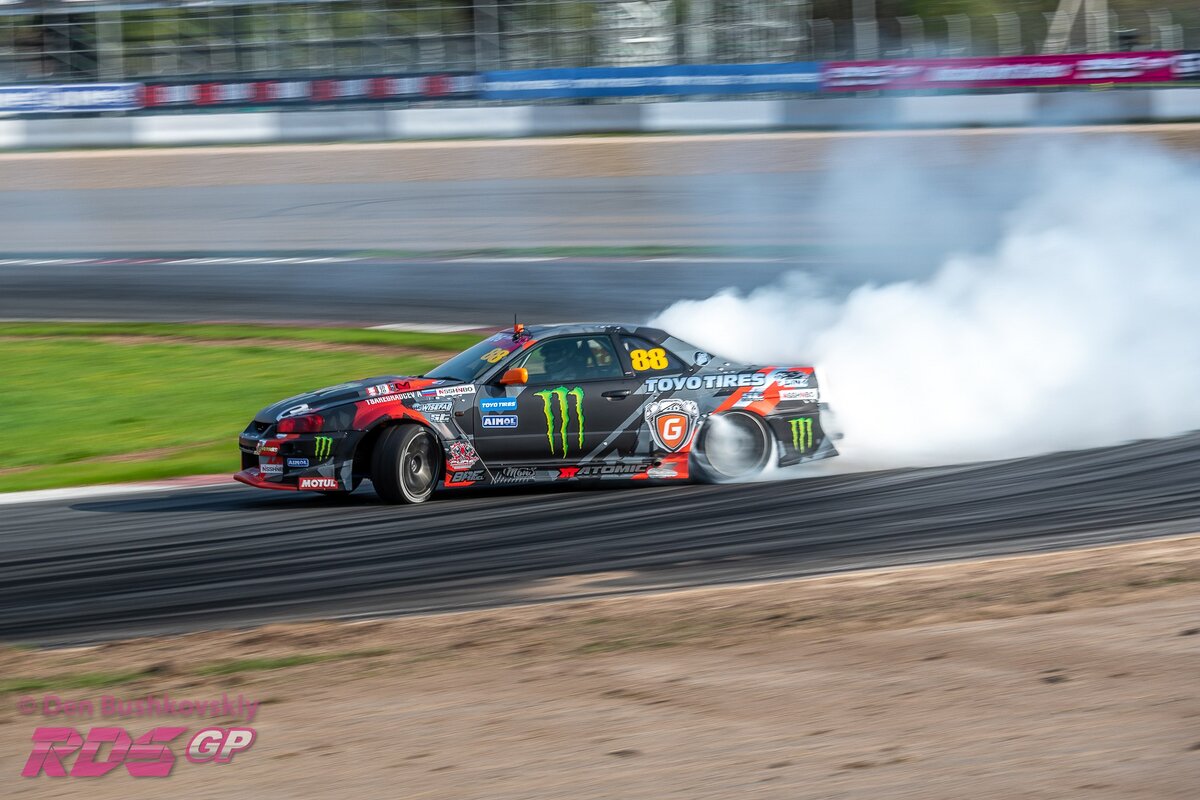 Nissan GTR Аркадия Цареградцева на первом этапе RDS GP - Фото Den Bushkovskiy