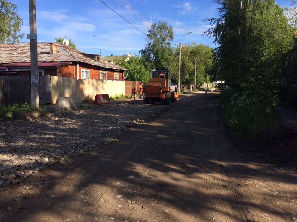 Жители Водяной снова слышат приятный сердцу шум ремонта дороги.