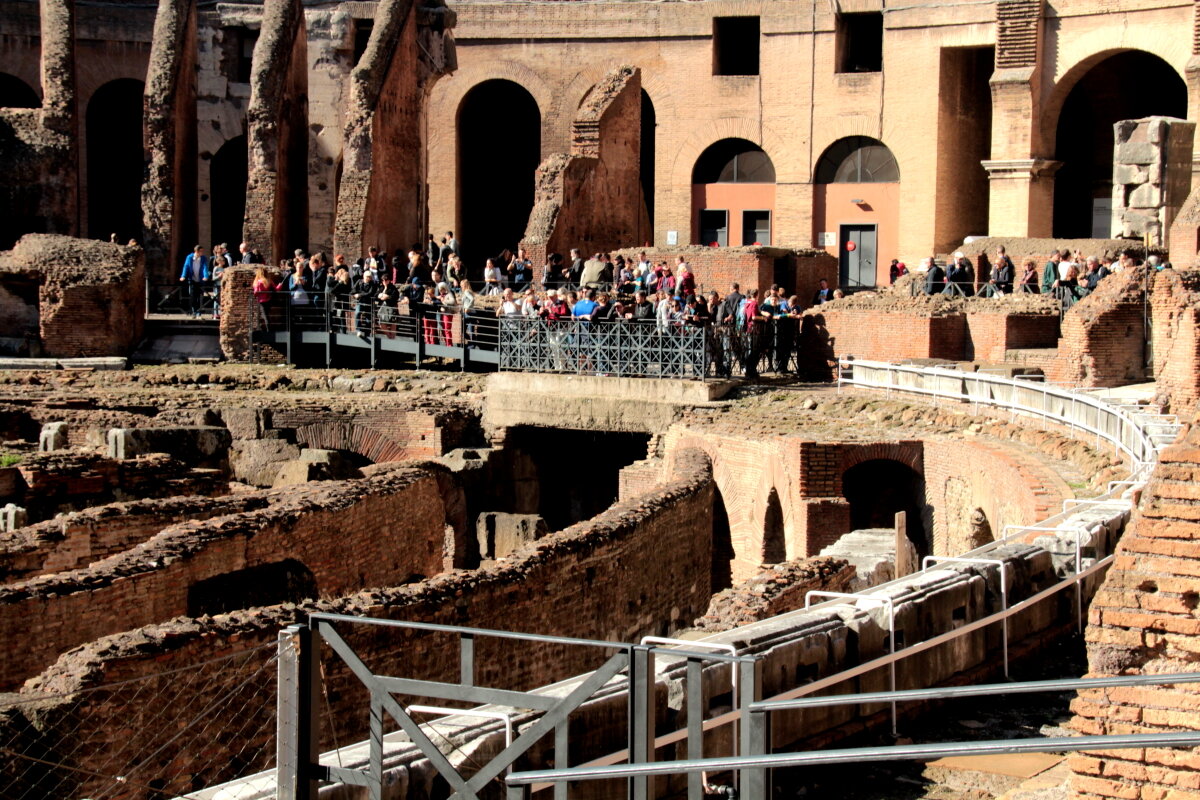 На первом ярусе Колизея