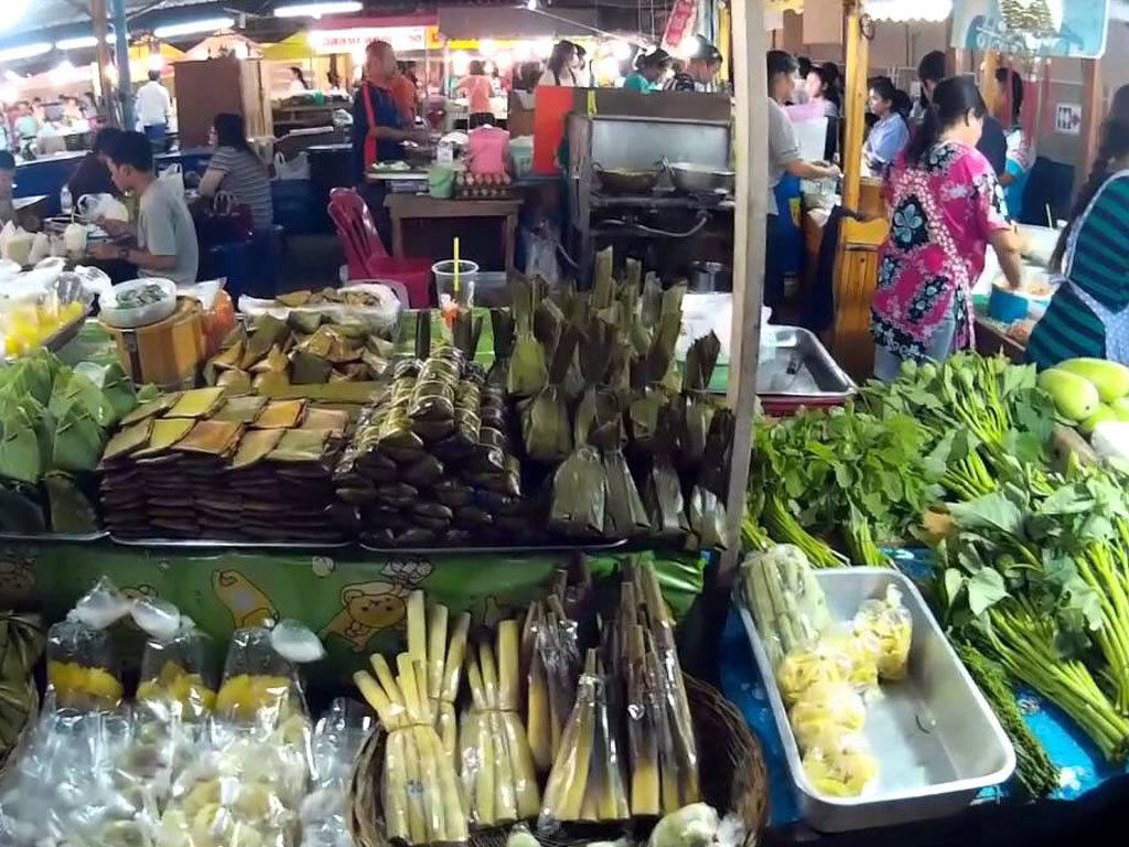 Патонг макашницы. Паттайя еда. Паттайя недорого. Паттайя рынок джомтьен. Ночной рынок джомтьен паттайя.