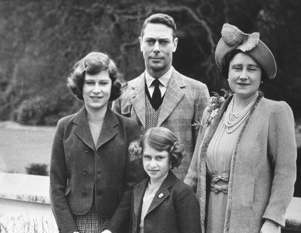 How The Crown's Take on Princess Margaret's Wedding Compares to the Real Thing P
