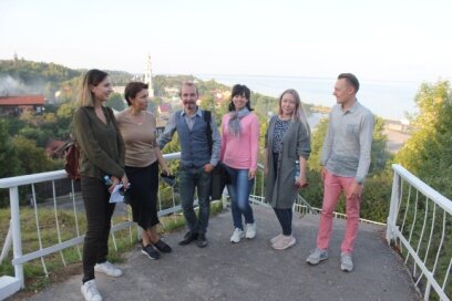 Такое решение стало закономерным продолжением активного участия ИВГПУ в реализации на территории региона федеральной программы «Формирование комфортной городской среды».  В том, что тесное и продолжительное  сотрудничество с вузом может привести к неплохим результатам, еще раз убедились ведущие архитекторы STRELKA КБ, посетившие 6 сентября Кинешму и Юрьевец.   
