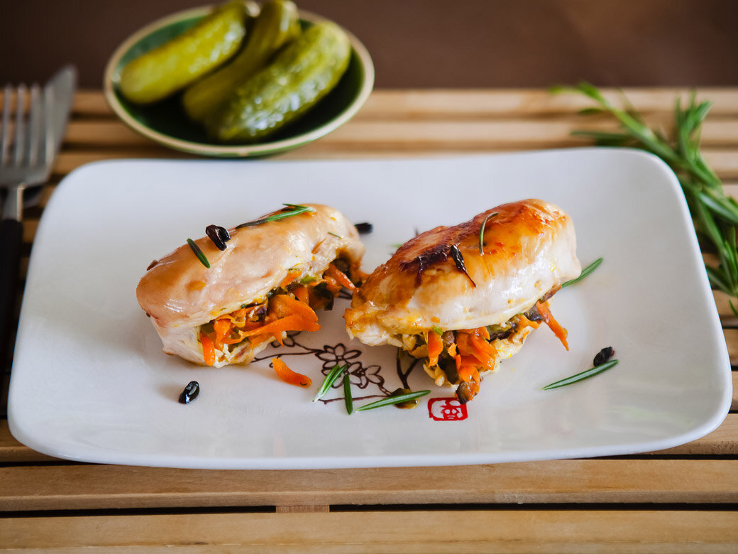 Куриное филе с пюре. Куриные грудки от шеф поваров. Утиная ножка конфи с грушей. Ресторанные блюда. Куриные грудки от шеф поваров.