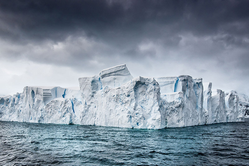 Антарктика — это важнейший природный заповедник, который до сих пор изучают многие экологи и ученые, ей посвящено множество статей и докладов.