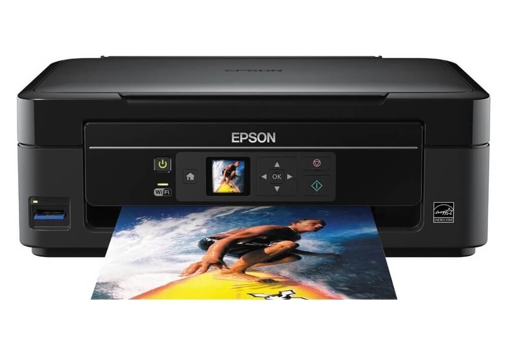 
По цене струйники, безусловно, выигрывают. Как правило, струйные МФУ и принтеры стоят на порядок дешевле, чем лазерные устройства. 
