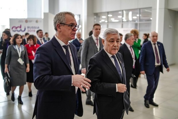 Андрей Поминов отметил, что Казань к реализации нацпроекта «Образование» уже готова
