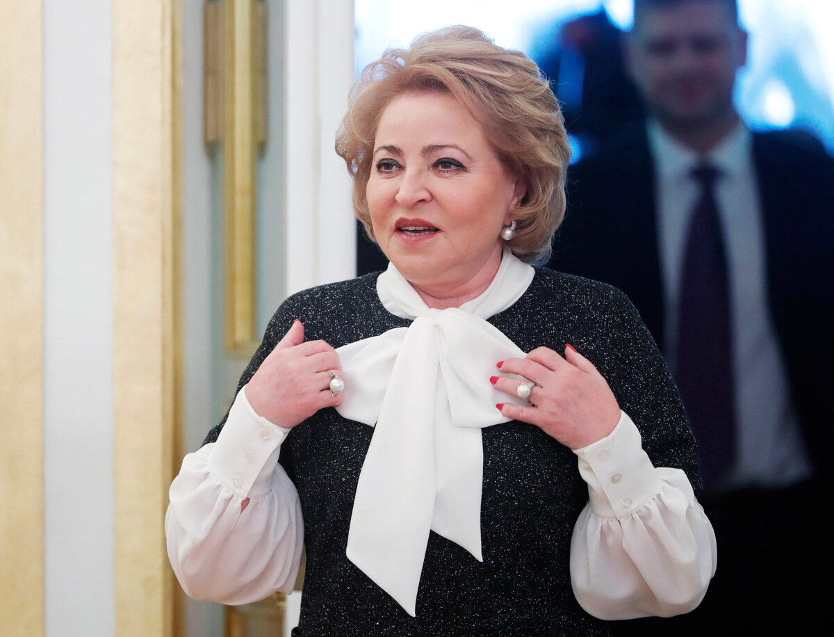 https://d1.static.media.condenast.ru/tatler/c1befc6bba3437055d962f63a0aefb1b.jpg/0470a52e/o/t2000x1526