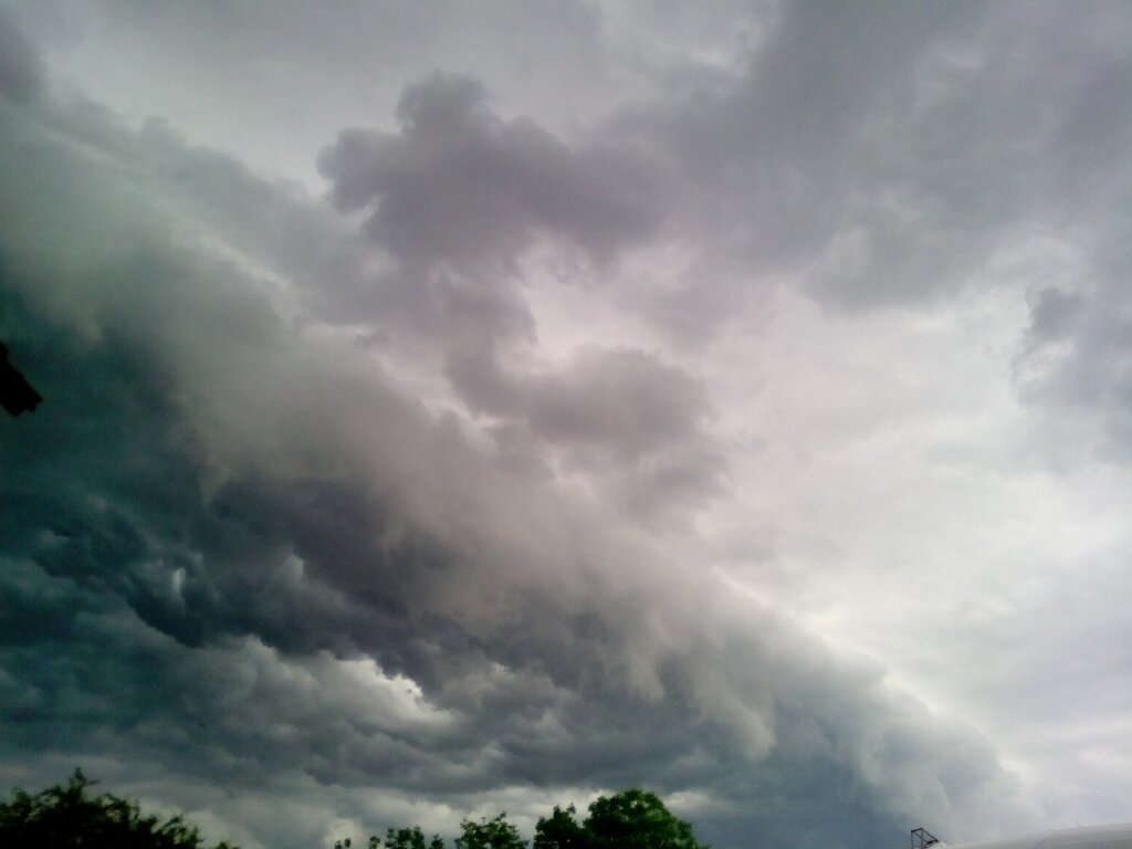      Не  гневите,  ПРИРОДУ? 
Не  гневите,  ПРИРОДУ?  Ради  БОГА,  не  гневите?
Это  жизнь  Земная,  поймите,  ВЫ,  поймите?
ПРИРОДА  нас  предупреждает,  стихии  это  знак,
И жизнь Земная прекратится, коль будет всё вот  так.

        Не  гневите,  ПРИРОДУ,  не  гневите?
Наводнения,  пожары,  ураганы  и  зной,
Всё  ответы  Природы,  на  греховный  наш  сбой.
На  изъяны  в  морали,  на  изъяны  в  быту,
На  жизнь  мирную  в  целом,  на  доброту.

      Не  гневите,  Природу,  не  гневите?
Лучше  всем  Миром  ВЫ  её  берегите.
Охраняйте,  цените,
И  дружбу  народов,  повсеместно  крепите.

Не  гневите,  ПРИРОДУ,  не  гневите?

     1  июля  2019  года
