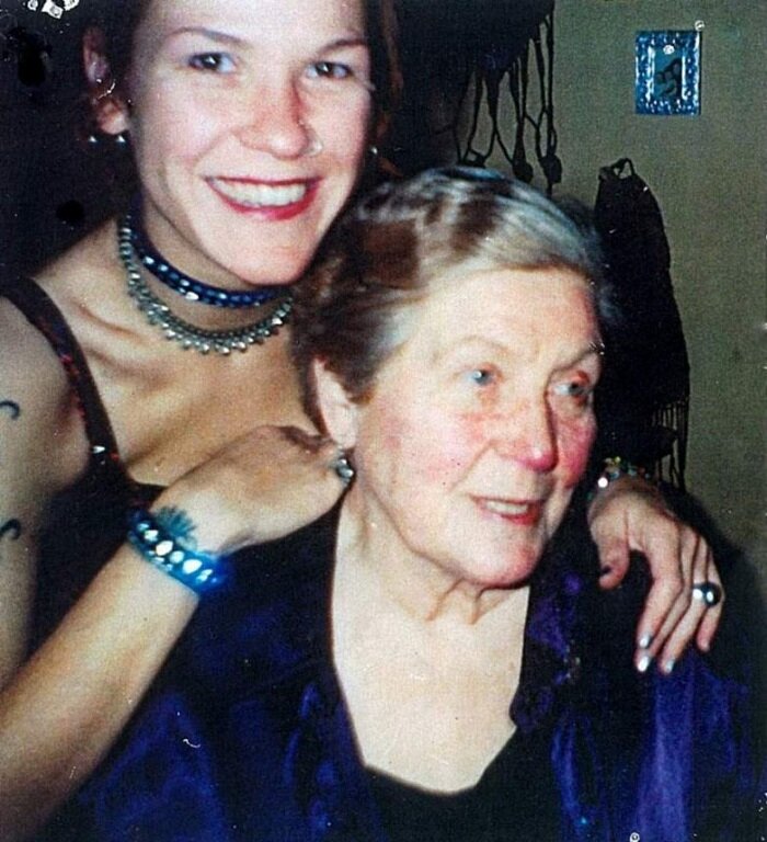 Дочь и внучка Сталина. Фото с сайта my.funnycucaracha.ru