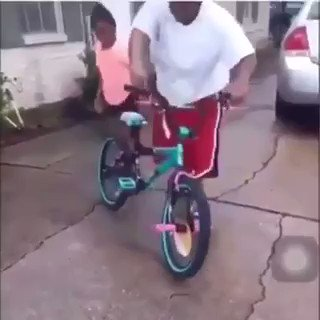 https://pbs.twimg.com/ext_tw_video_thumb/1163554325521739777/pu/img/7GCJDjuekxrdYysF?format=jpg&name=small