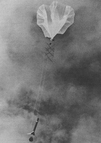 Фотография конструкции “Rockoon”. 1950-е.