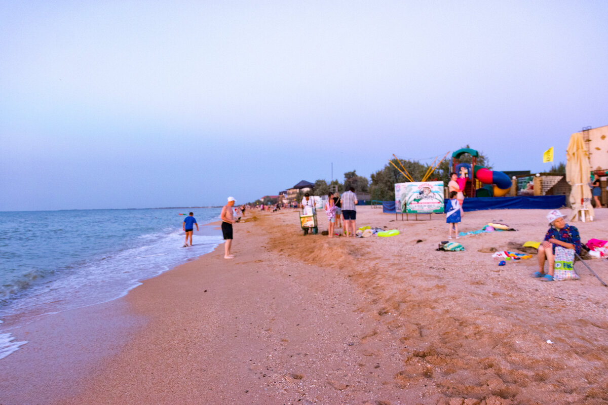 Пляж в Голубицкой. Азовское море. Минусы и плюсы