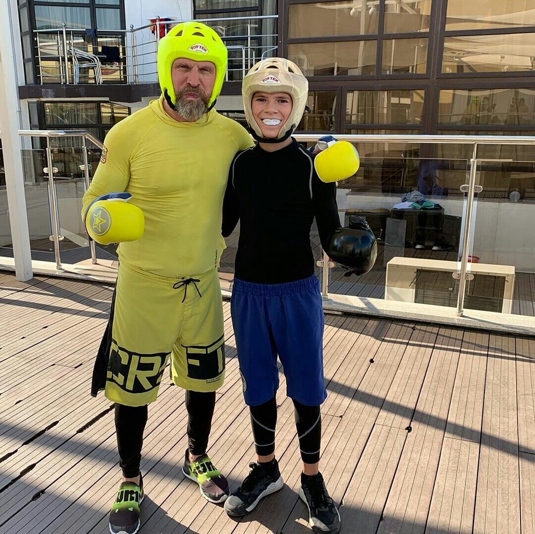 Азовчанин Роман Базенин стал сильнейшим кикбоксером России в своей весовой категории