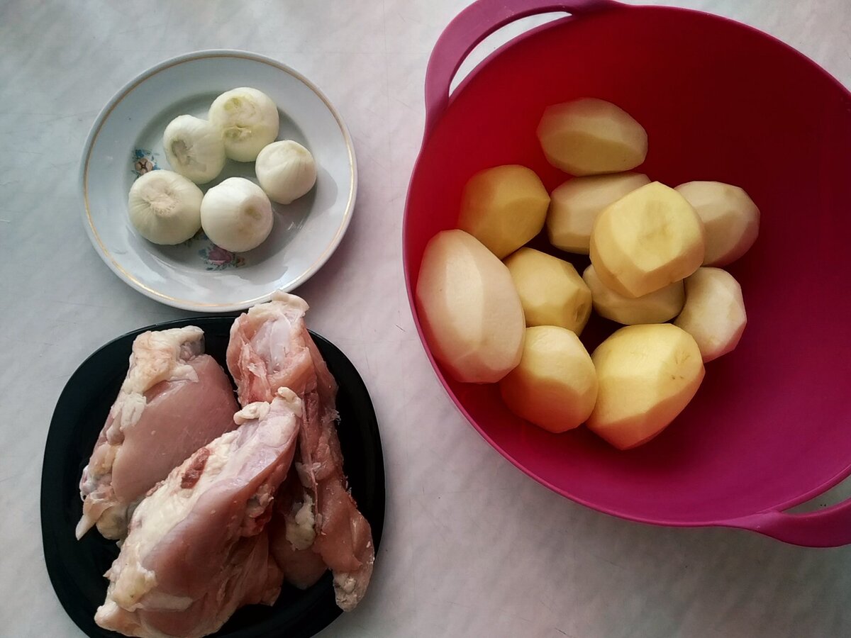 Курица, лук и картошка