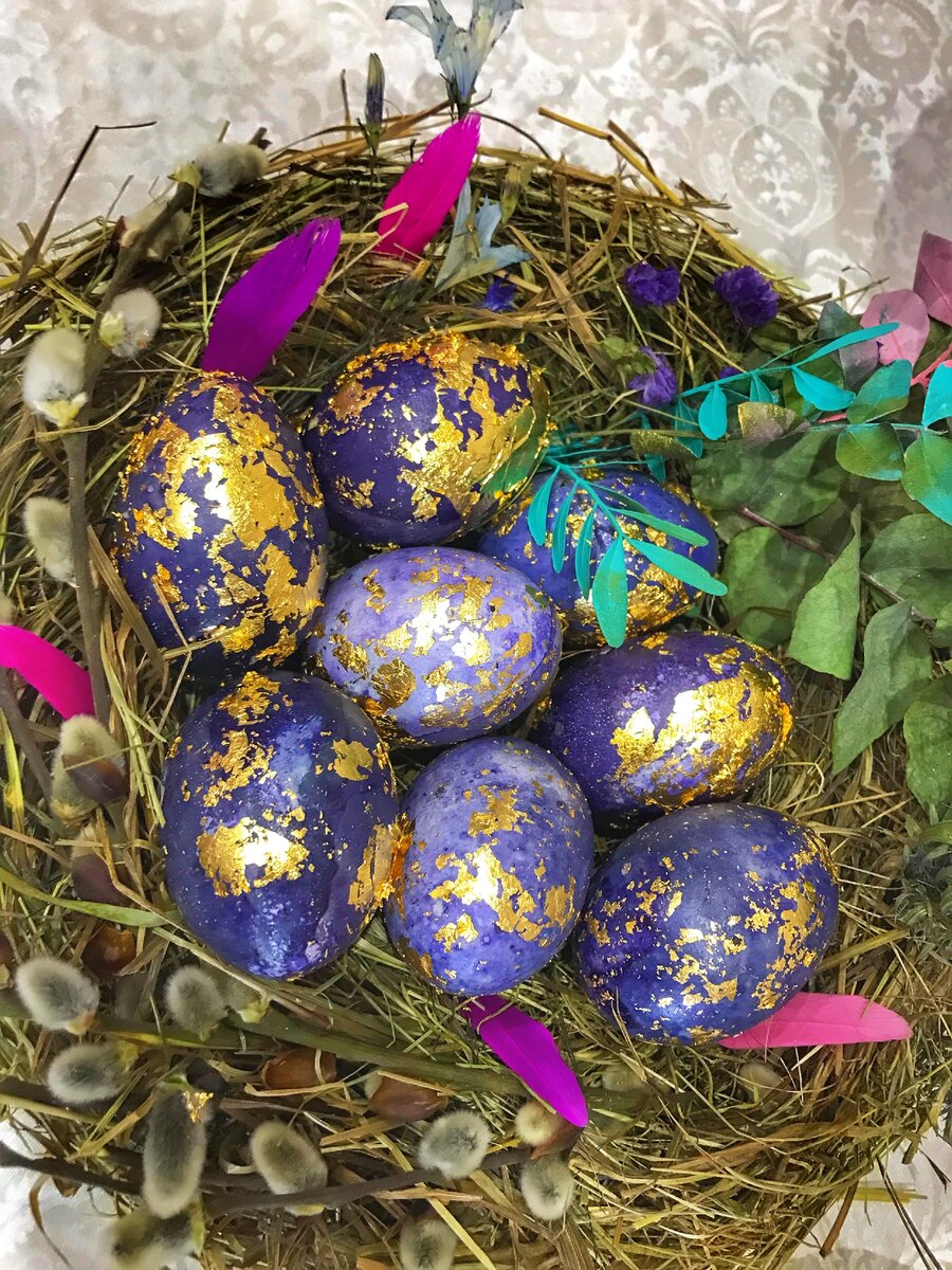 Яйца на Пасху в каркаде
