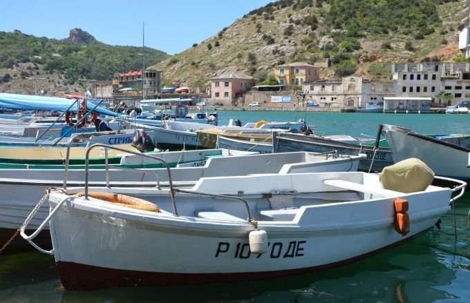 Ялики в Балаклавской бухте. Фото: Кирилл Сомов