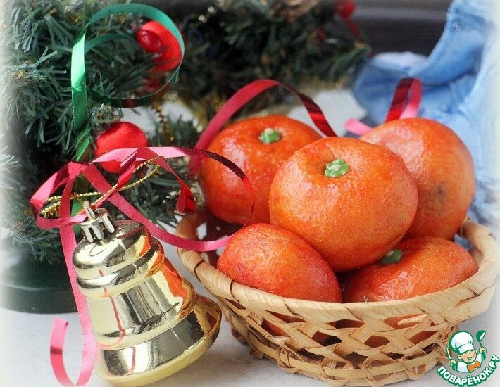 Вы думаете это мандарины? Нееееет! Дорогие мои, хочу вас всех научить как приготовить шикарные трюфельные конфеты для Новогоднего подарка вашим родным и друзьям! Обещаю, что для их приготовления вам не понадобятся никакие формы, все очень просто готовится с помощью подручных средств! Заинтриговала? Заходите, учитесь готовить необыкновенный подарок!