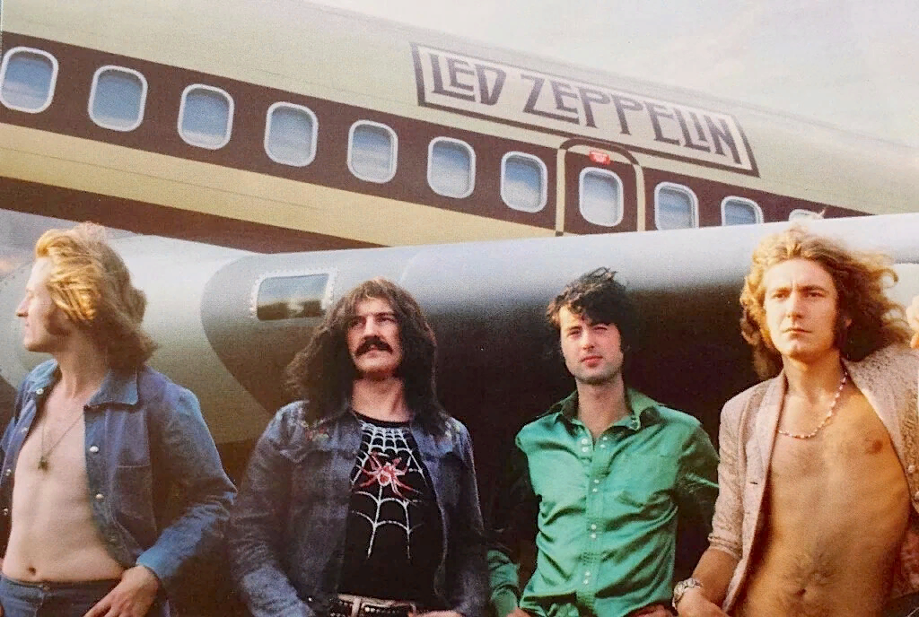 Группа самолет песни. Группа led Zeppelin. Рок группа лед Зеппелин. Группа led Zeppelin poster. Led Zeppelin 70е.