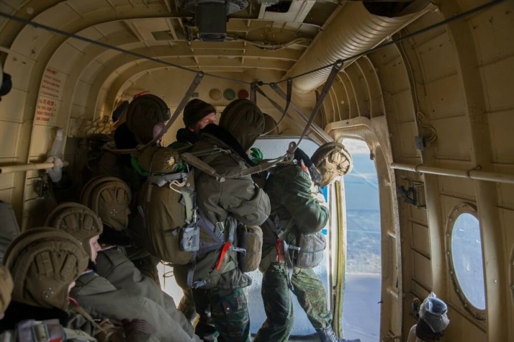 Прыжок с АН 2 ВДВ