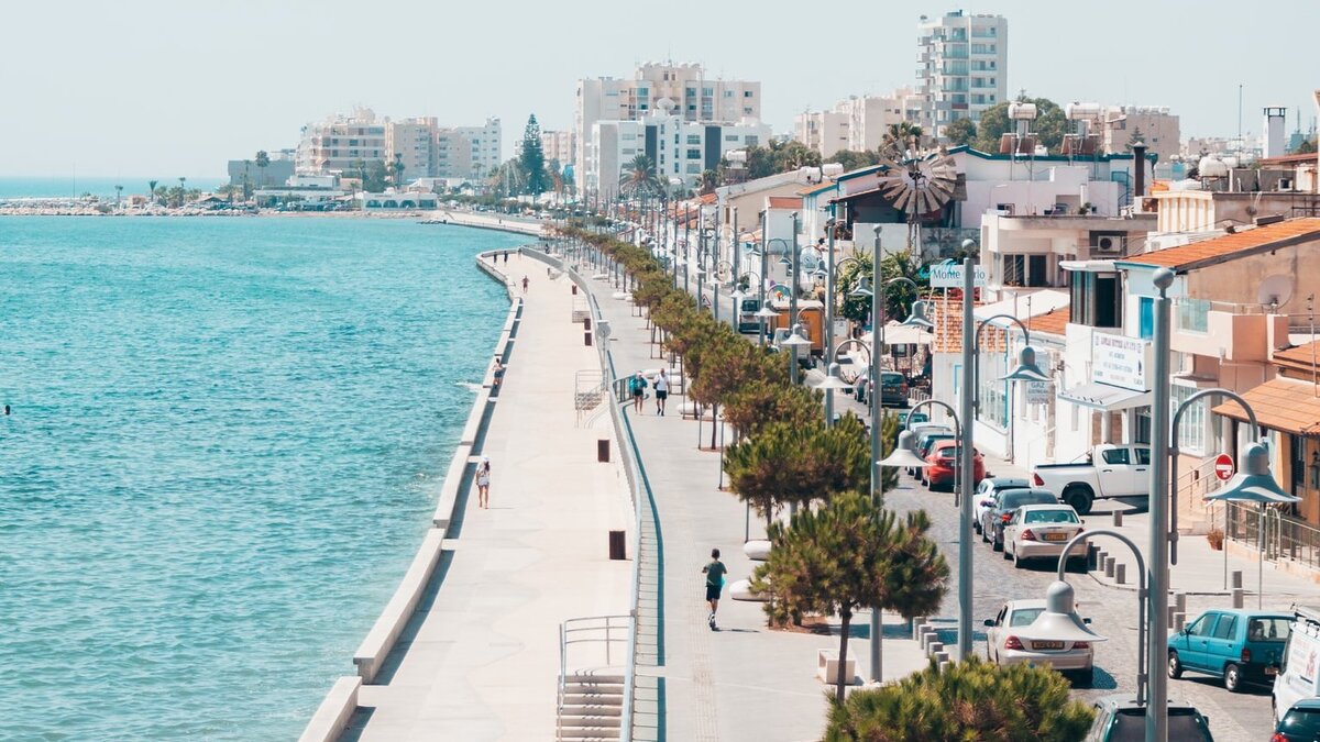Набережная города Ларнака 