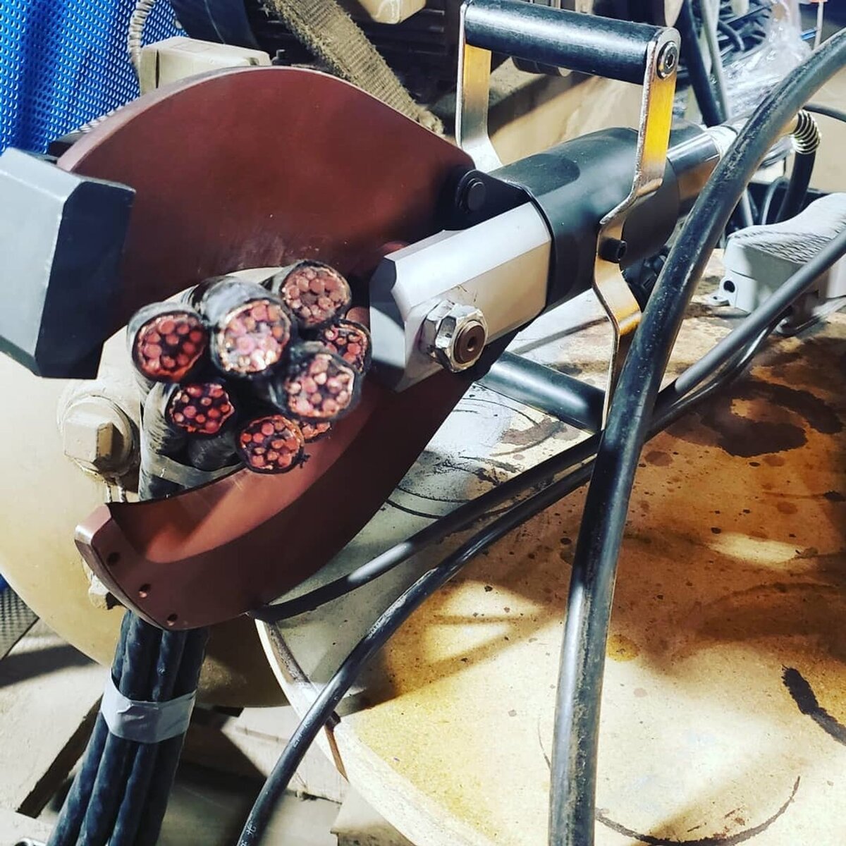 Гидравлические ножницы для резки кабеля Манкупер 