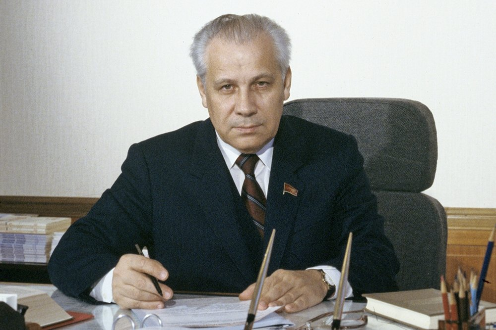 Руководитель верховного совета. Генерал армии валерий герасимов. Председатель верховного суда российской федерации в. Валерий васильевич герасимов. Борис ельцин 1990 годы.