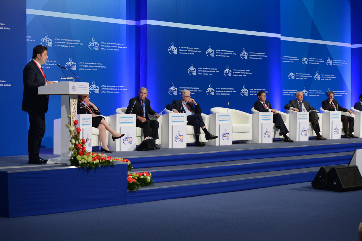 © Официальный интернет-ресурс акимата города Нур-Султан / astana.gov.kz (Астанинский экономический форум в мае 2016 года, где и была озвучена идея о продлении канала "Евразия" до Желтого моря)