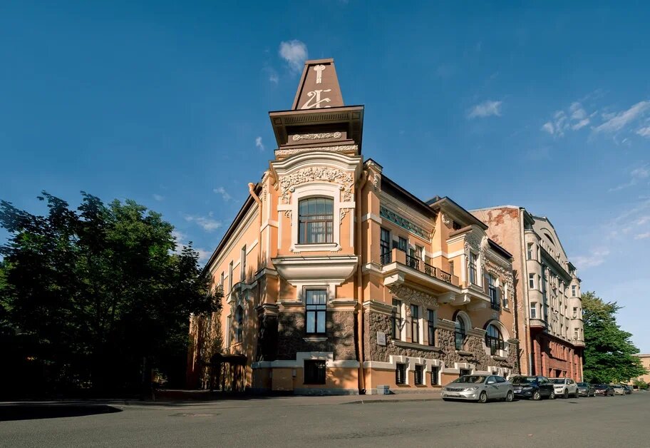 Особняк М. Г. Савиной и А. Е. Молчанова