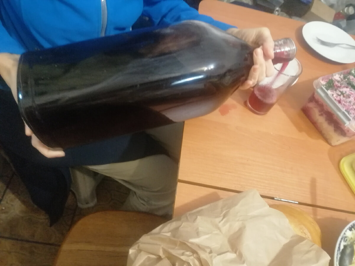 Небольшая бутылочка на большую компанию