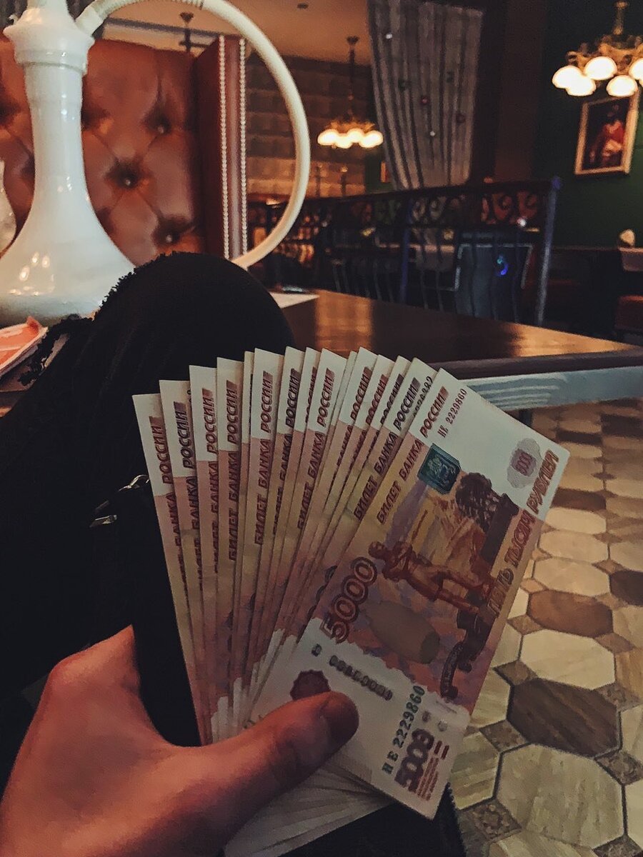 Ради чего одни люди помогают другим