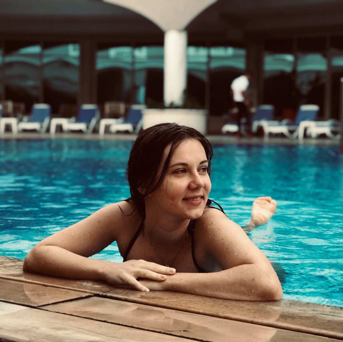 Это я в Эмиратах два года назад, когда успевала и активно отдыхать, и активно работать