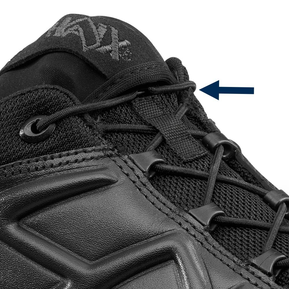 Спрятанные концы шнурков, в специальный кармашек на язычке