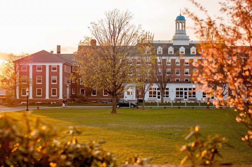 Harvard university cambridge. Кампус университета Гарвард. Гарвардский университет (Harvard University), США. Бостон университет Гарвард. Университет Тафтса США.