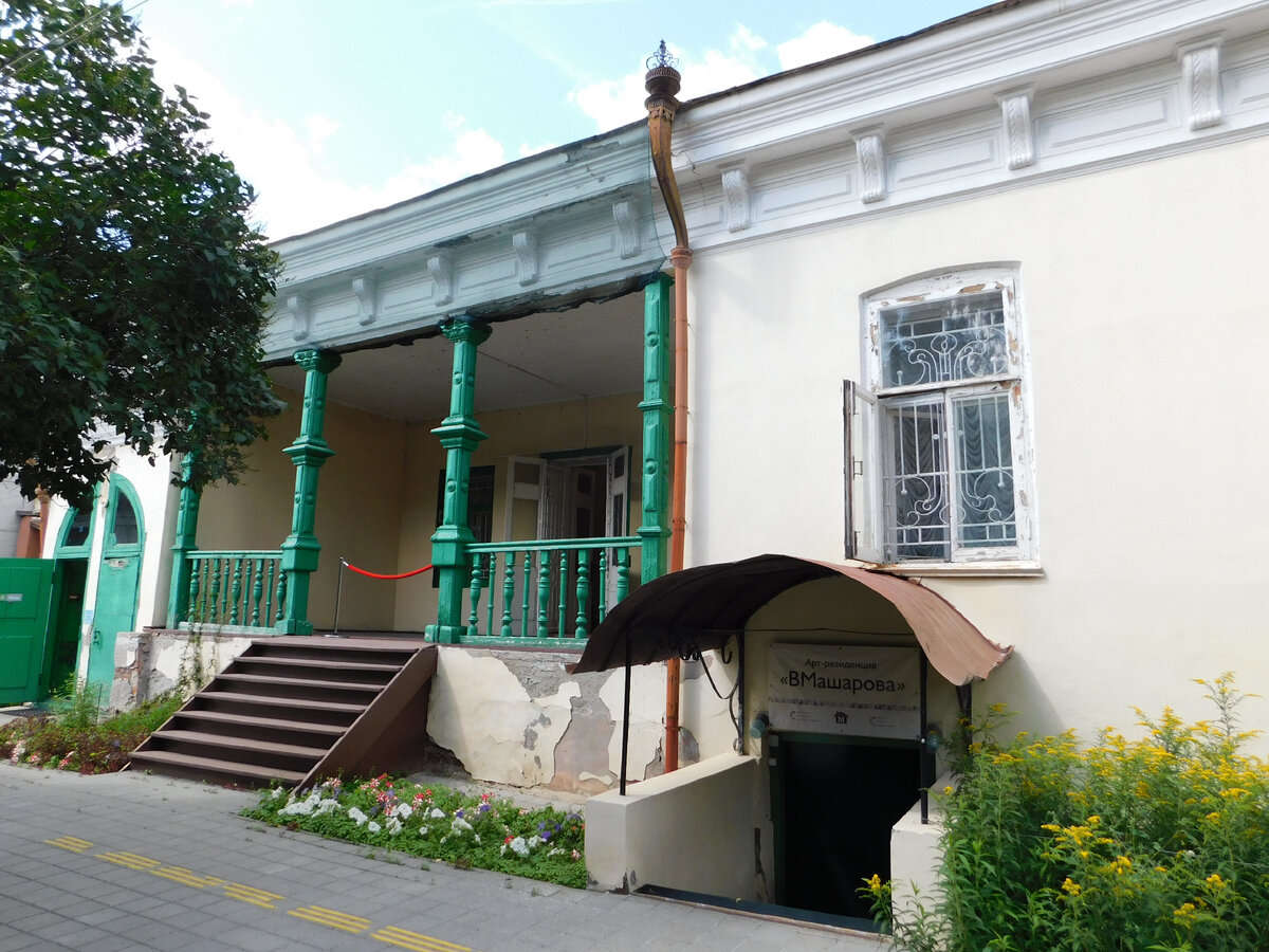 Веранда Дома Машаровых. Фото автора.