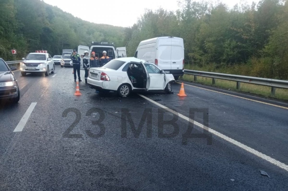    На Кубани в лобовом ДТП с большегрузом погибли два человека