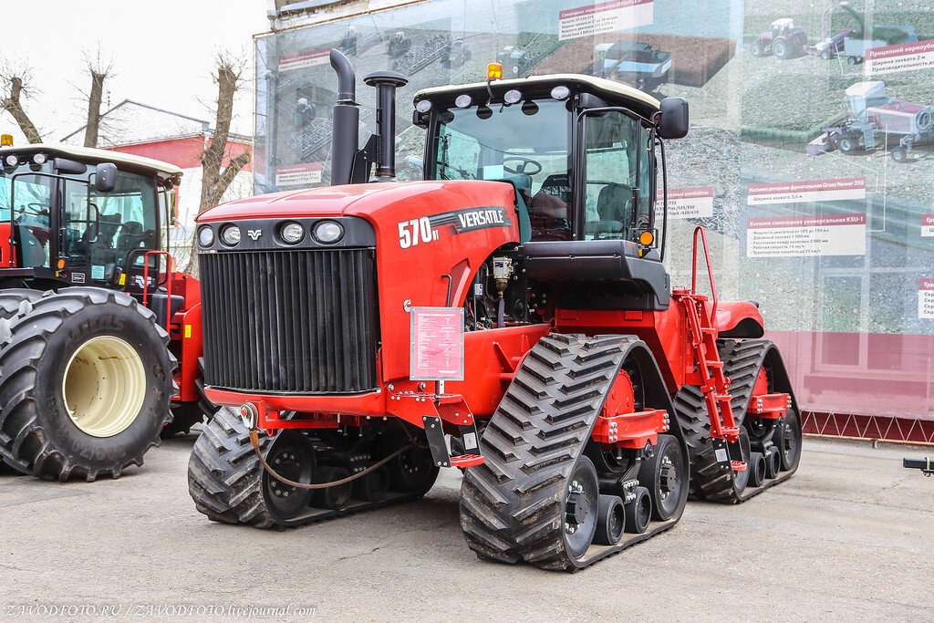 Трактор производит. Versatile 570dt. Трактор versatile 570 DT. Трактор Бюллер versatile 570 DT. Трактор Ростсельмаш 570.