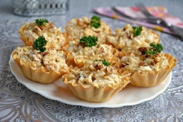 Салат с курицей и ананасом - 12 вкусных рецептов приготовления