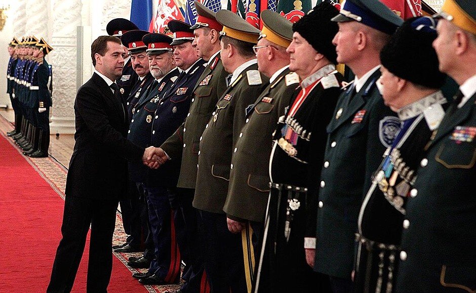 церемония вручения знамен войсковым казачьим обществам. Источник: kremlin.ru