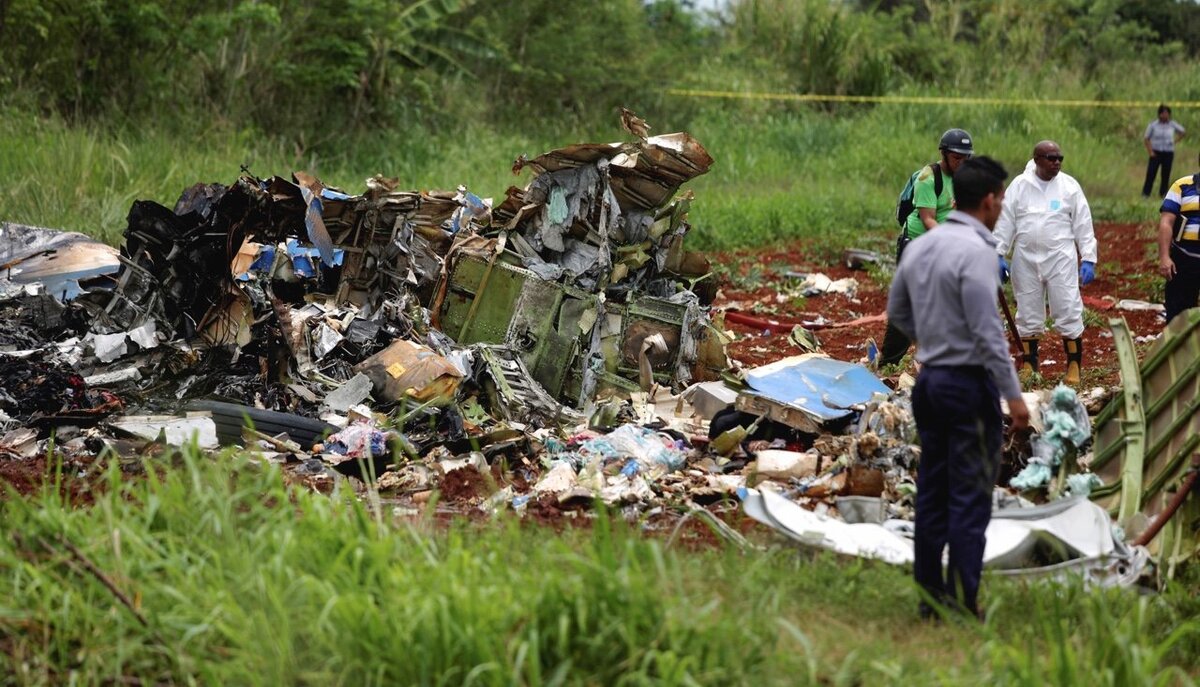 Спасатели на месте крушения кубинского «Боинга» под Гаваной, 18 мая 2018 года