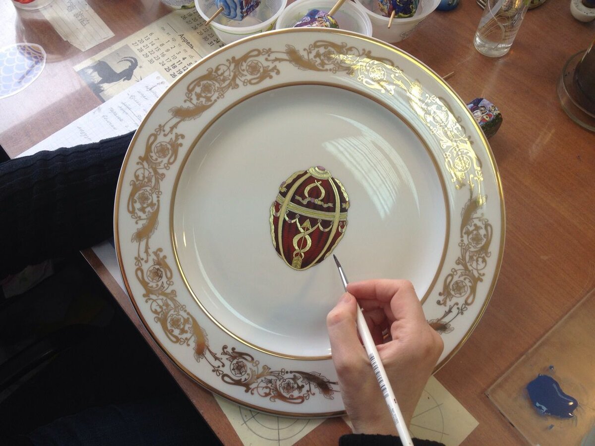 Расписная фарфоровая посуда